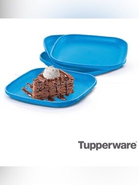 Tupperware Vibrant Blue Square Plates - Set of 3